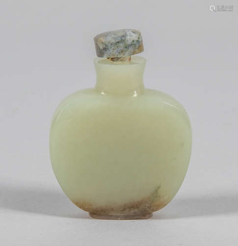 Chinese Celadon Yellow Jade Snuff Bottle