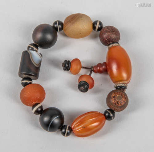 Chinese Export Cameo Agate Bracelet