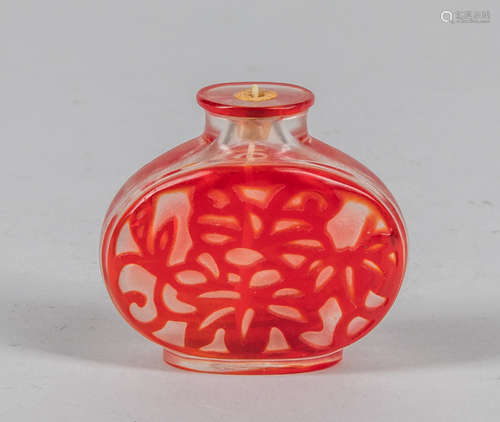 Chinese Overlay Glass Snuff Bottle