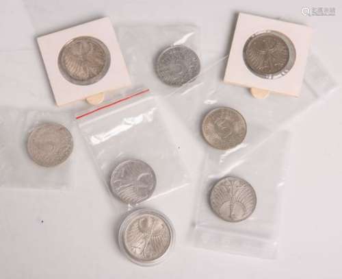 Konvolut von 8x 5-DM-Münzen (BRD), Silberadler, bestehend aus: 1x 1951 D, 2x 1958 G, 1x