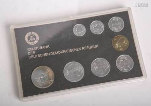 DDR-Kursmünzsatz (1985), 1 Pfennig bis 5 Mark (8,86 Mark), Münzprägestätte: A, in