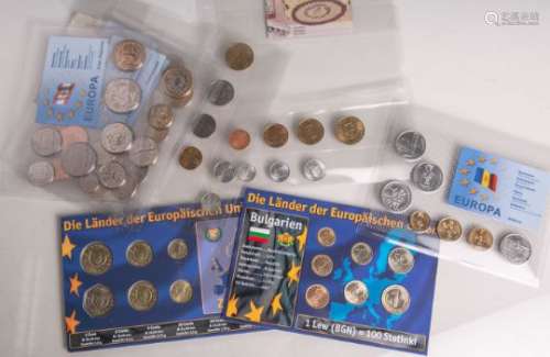 Konvolut zahlreicher Münzen, bestehend aus: 2x die ersten Euros der Slowakei (Münzsatz);