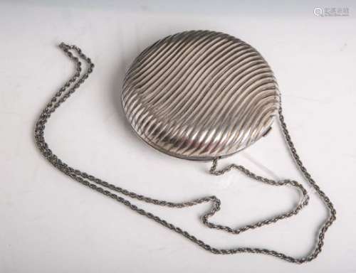Kl. Abendhandtasche 800 Silber (wohl 1950-60er Jahre), runde flache Form, gestempelt: