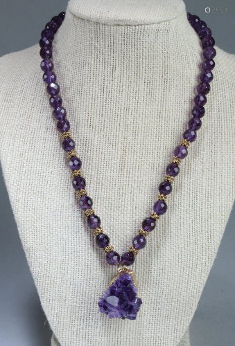 A Lavender Crystal Necklace with Pendant