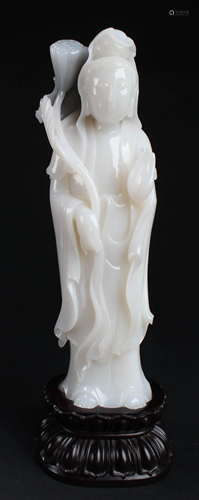 Chinese Carved Nephrite Jade Guanyin Statue…