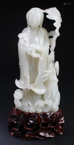 Chinese Carved Nephrite Jade Guanyin Statue…