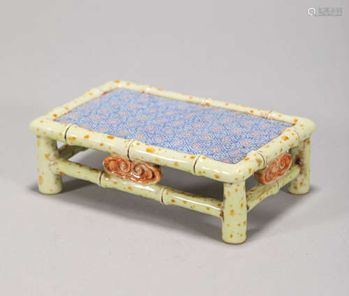 Pink Glazed Ink Bed from Qing清代粉彩仿生墨床