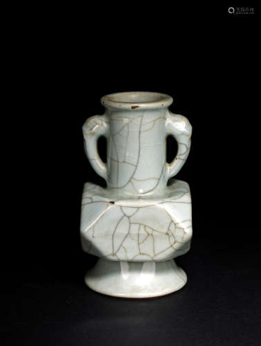 A CHINESE GUAN-TYPE FACETED VASE
