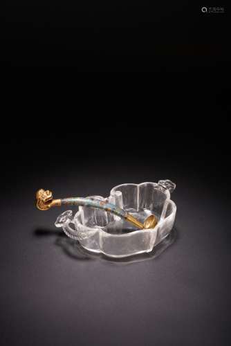 A CHINESE ROCK CRYSTAL CARVED WASHER WITH SPOON