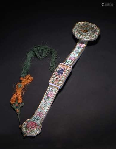 A CHINESE FAMILLE ROSE RETICULATED GILT RUYI SCEPTER