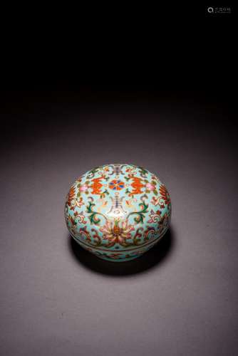 A CHINESE FAMILLE ROSE TURQUOISE GREEN GROUND BOX