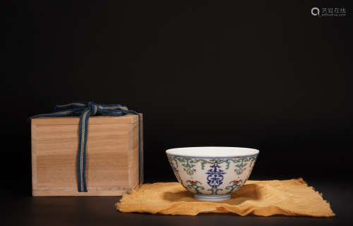 A CHINESE DOUCAI 'AUSPICIOUS MOTIF' BOWL