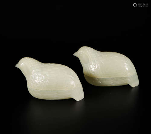 a pair of hetian jade bird shaped container lid from Qing清代和田玉鵪鶉蓋盒一對