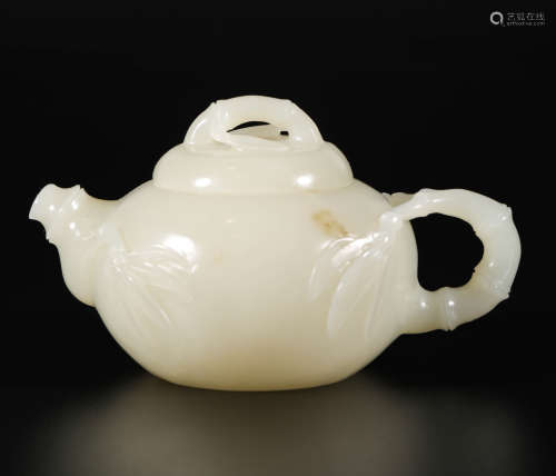 bamboo shaped hetian jade tea pot from Qing清代和田玉竹节壶