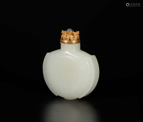 hetian jade snuff bottle from Qing清代和田玉鼻烟壶