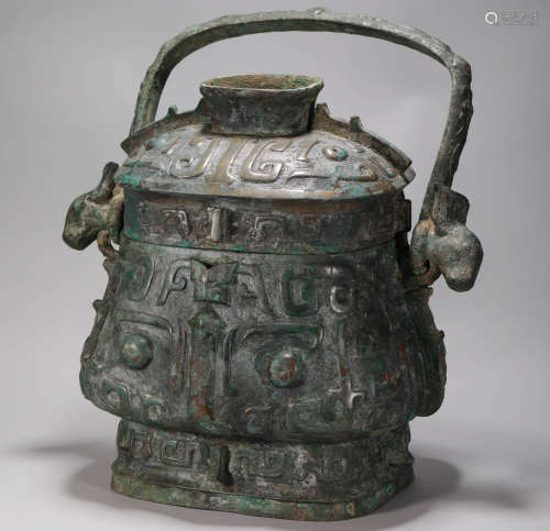 bronze girder pot from the Warring States戰國青銅提梁壺