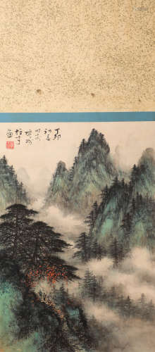 vertical modern landscape ink painting by Xiongcai Li近代水墨畫
黎雄才山水
紙本立軸