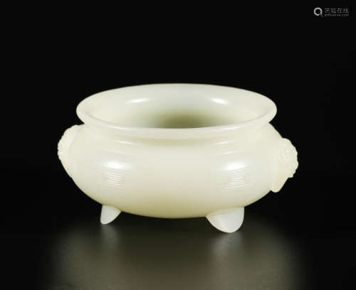 HeTian Jade Three Footed Censer in Beast Grain from Qing清代和田玉
獸面三足香爐