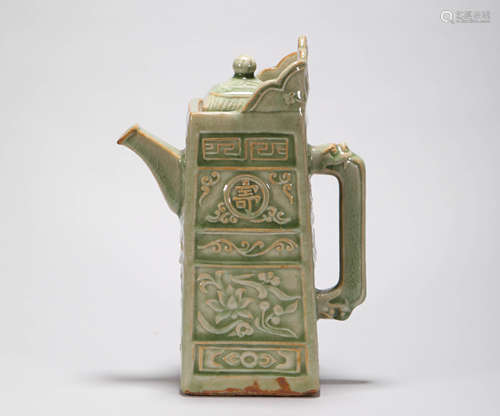 celadon pot from Qing清代青瓷僧帽壺