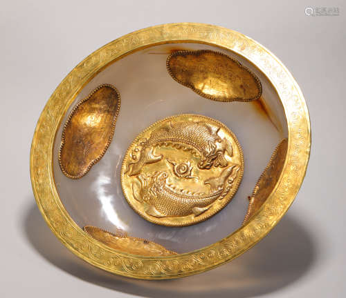 agate, silver and gold bowl from Liao遼代瑪瑙銀鎏金摩羯盆