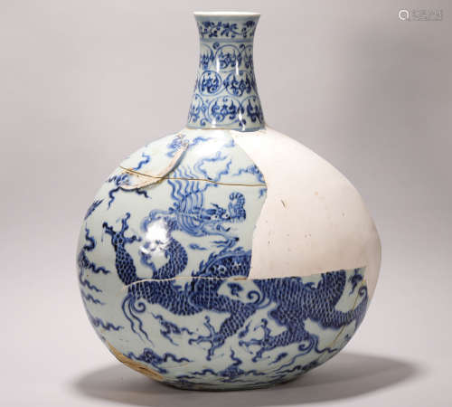 Blue and White Dragon Grain Vase from Ming明代青花龙纹天球瓶