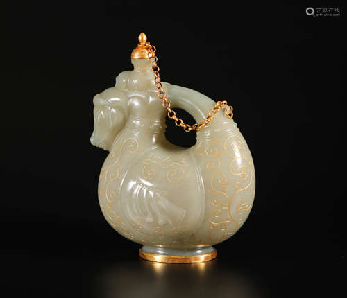 hetian jade, silver and gold horse head wine pot from Liao遼代和田玉銀鎏金馬首壺