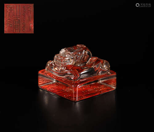 crystal animal shaped seal from Qing清代水晶獸首印章