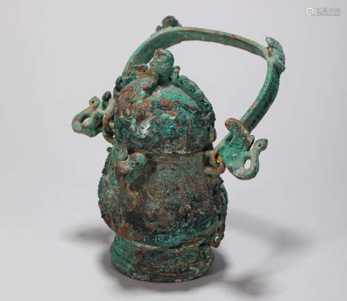 bronze wine pot from Han漢代青銅提梁壺