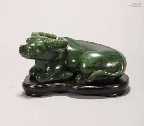 hetian green jade bull shaped ornament from Qing清代和田碧玉臥牛擺件