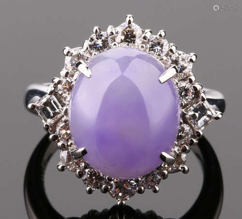 A VIOLET JADEITE AND DIAMOND RING WITH PLATINUM