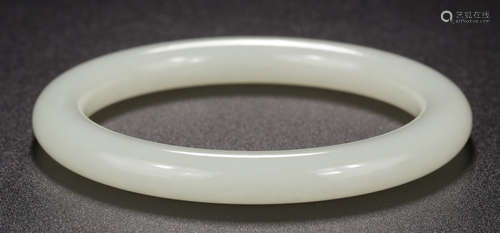 A HETIAN WHITE JADE BANGLE