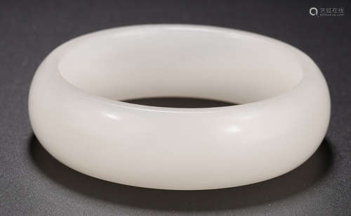 A HETIAN WHITE JADE BANGLE