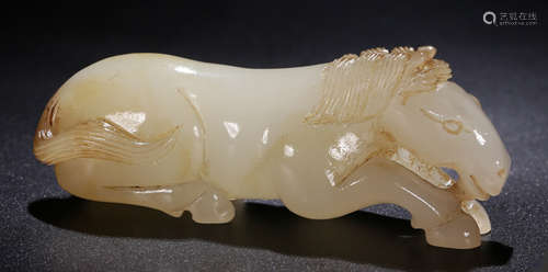 A HETIAN JADE CARVED HORSE SHAPE PENDANT