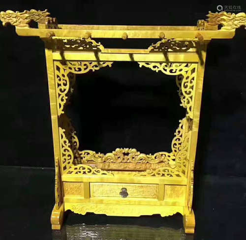 A GOLD NAN WOOD BRUSH HOLDER