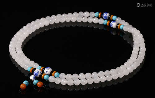 A HETIAN WHITE JADE STRING NECKLACE WITH 108 BEADS