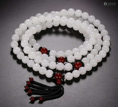 A HETIAN WHITE JADE STRING NECKLACE WITH 108 BEADS