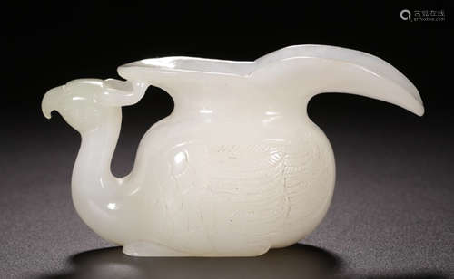 A HETIAN JADE CARVED PHOENIX PATTERN CONTAINER