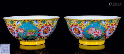 A ENAMELED GLAZE BOWL WITH FLOWER PATTERN