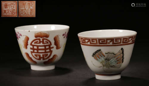 PAIR OF FAMILLE ROSE GLAZE CUP WITH BUTTERFLY PATTERN