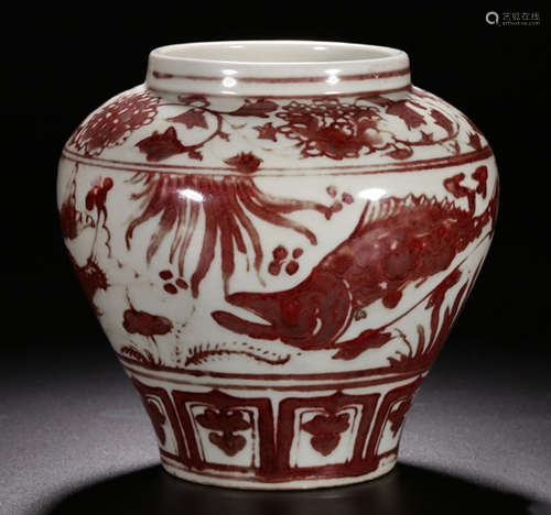 A UNDERGLAZE RED GLAZE JAR PAINTED WITH FLOWER&FISH