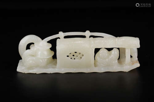 CHINESE CARVED HETIAN JADE BOAT ORNAMENT