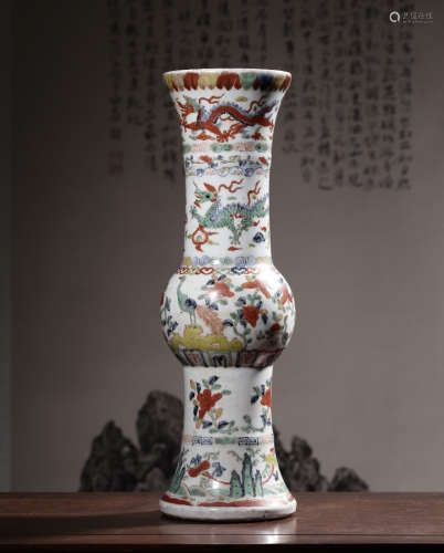 WANLI MARK, CHINESE WUCAI DRAGON VASE