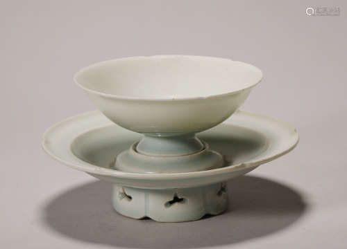 Song Dynasty - Pale Green Bowl