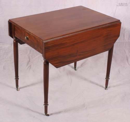 Late Federal (c. 1790-1830) solid mahogany Pembroke