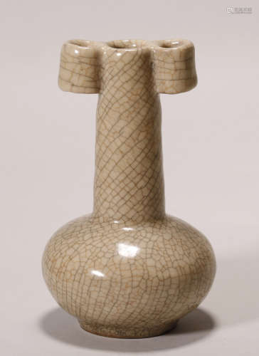 Qing Dynasty - Ge Ware Long Neck Vase