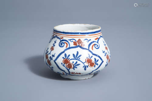 A rare Dutch Delft red and blue sugar jar with floral design, 18th C.