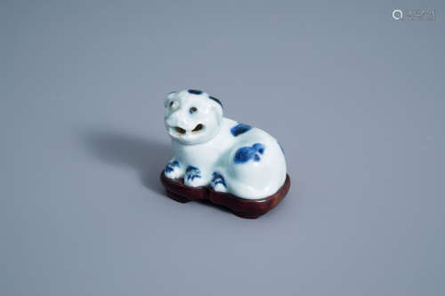 A Chinese blue and white model of a dog, Qianlong