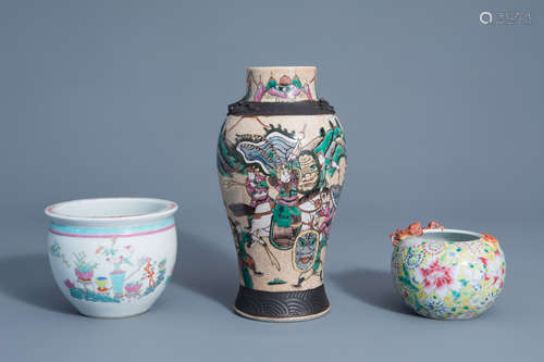 A Chinese famille rose 'millefleurs' brush washer, a jardinire and a Nanking crackle glazed vase, 1