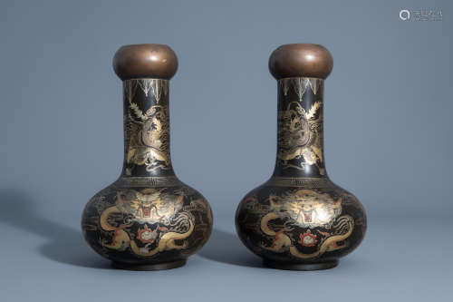 A pair of Chinese lacquerware vases, Fujian, Republic