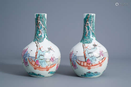 A pair of Chinese famille rose bottle vases with figurative design, Tongzhi mark, 20th C.